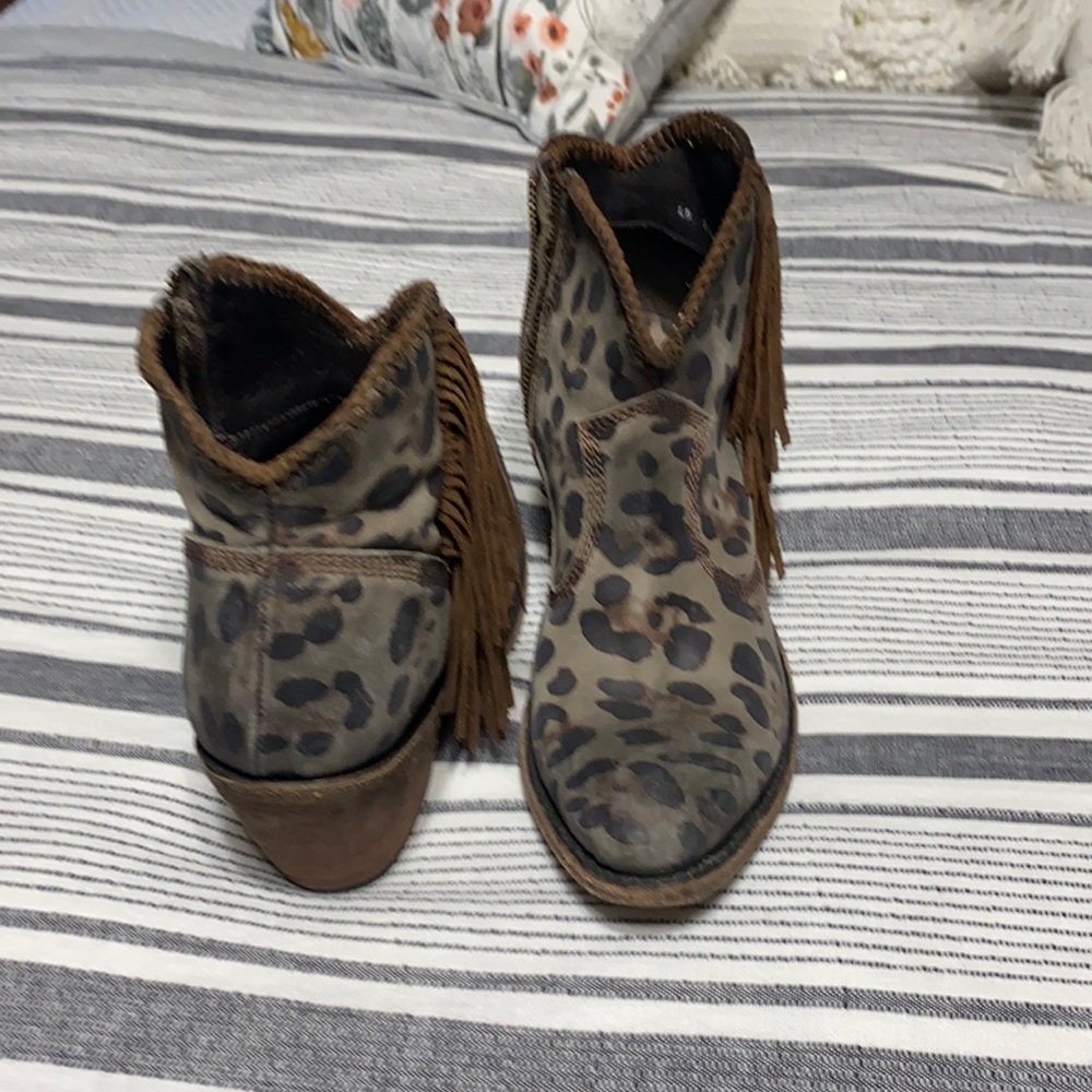 COPY - Liberty black booties!